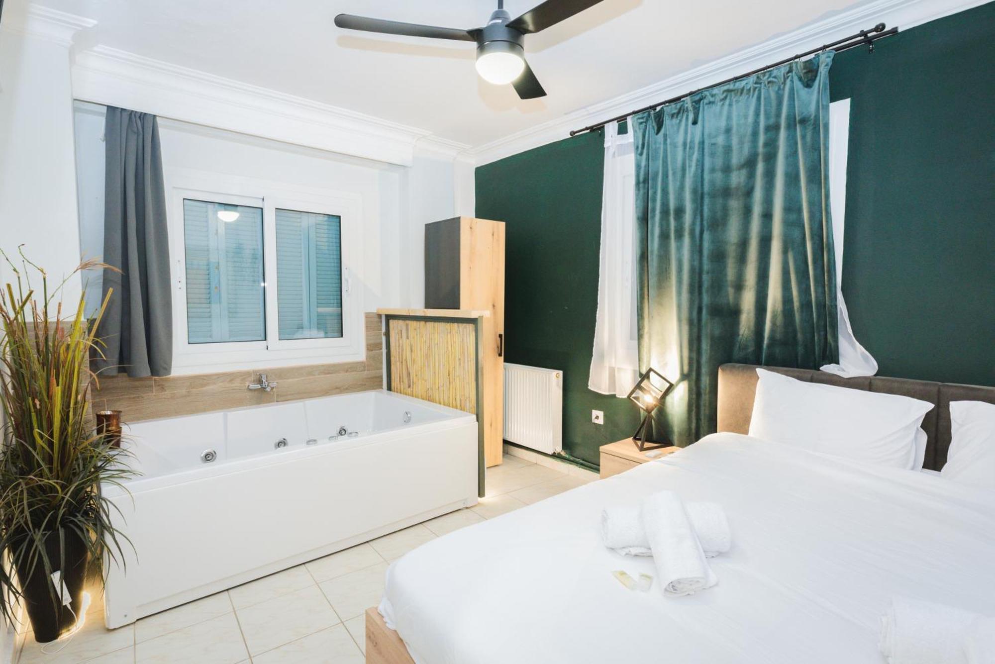 Stylish Apt W Jacuzzi, 5 Min To White Tower Thessaloniki Exterior photo
